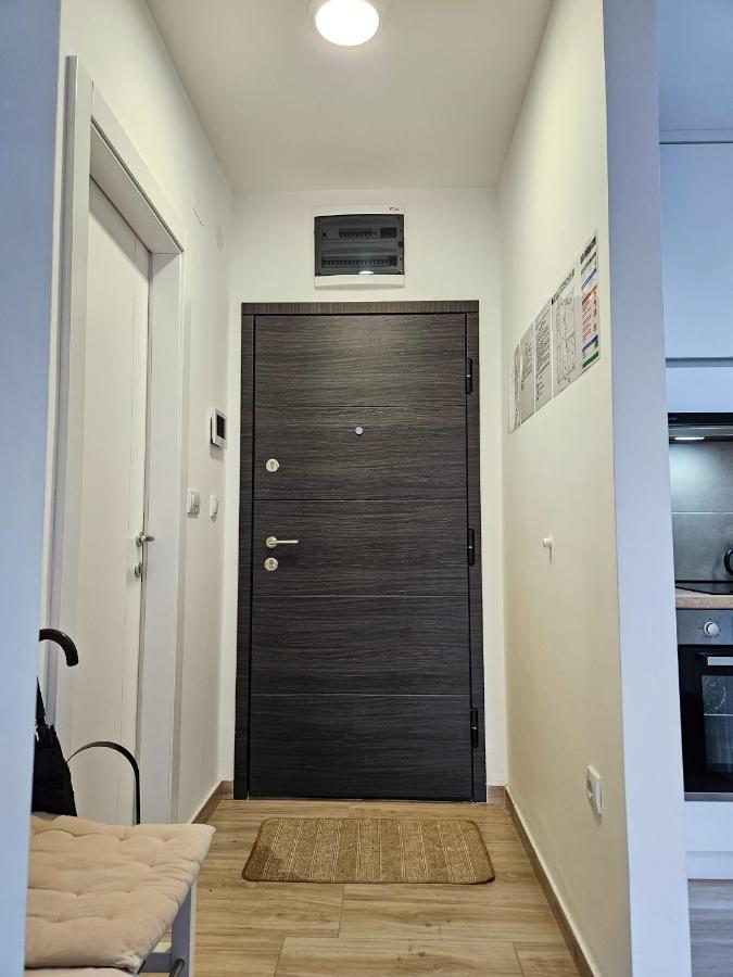 Roman Apartman Sremska Mitrovica Exterior foto